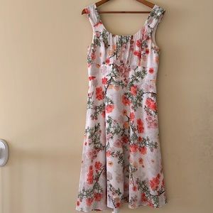 Fully lined summer dress in size 8